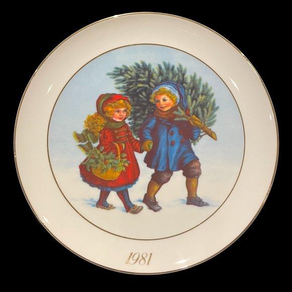 Vintage Avon Christmas Memories Collector Plate with Gold Trim, 1981 - Picture 1 of 2